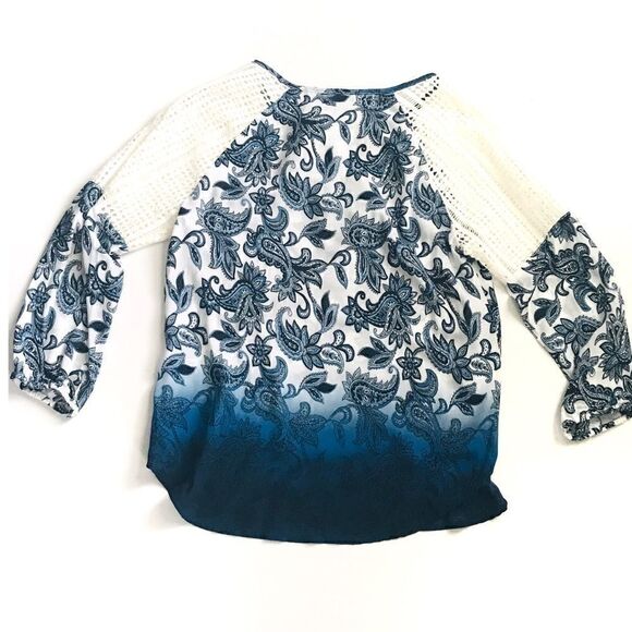 NWT Cato Blue/White Top  - Picture 8 of 12